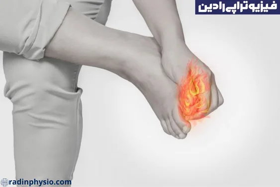 علت داغ شدن کف پا، درمان داغ شدن کف پا داغی کف پا در شب